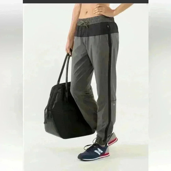 Lululemon Track To Reality Pant
Soot Light / Black / Slalom Stripe Angel Wing - Picture 3 of 16